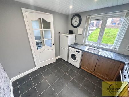 152 Lenadoon Avenue, Belfast, BT11 9HF - Photo 5