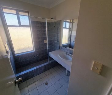 Compact Tidy Home on a Big Block - Photo 2