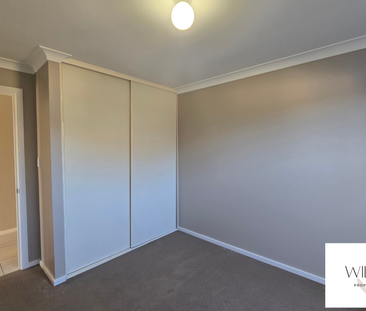 Freshly Painted 4-Bedroom Family Home in Eyre! - Photo 4