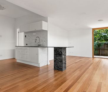 Perfectly Positioned Character Home - Including Water & Electricity - Photo 1