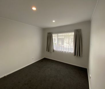 Beautifully Presented 2-Bedroom Unit in Prime Location! - Photo 3