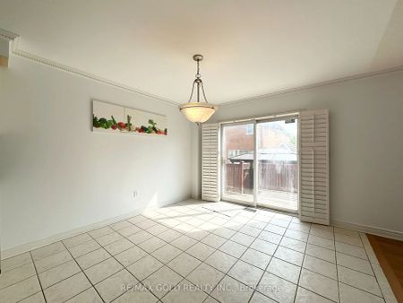 Detached Home For Lease | W9053645 - Photo 5