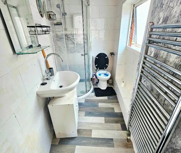 Crown Lane, Manchester, M4 - Photo 3