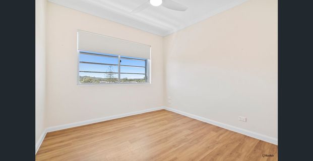 TWO BEDROOM, TWO BATHROOM UNFURNISHED UNIT IN THE HEART OF PALM BEACH - Photo 1