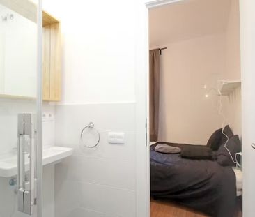 Carrer d'Alí bei, Barcelona, Catalonia 08013 - Photo 3