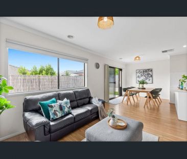 Modern Family Living in a Convenient Mernda Location - Photo 1