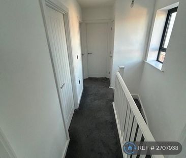 3 bedroom semi-detached house to rent - Photo 5