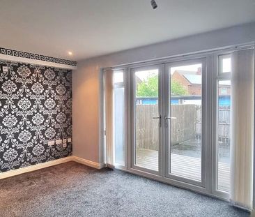 2 bedroom terraced house to rent - Photo 4