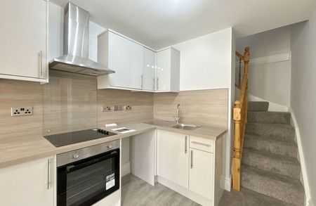 Flat 2, Beck House, 3 West Parade Road, Scarborough - Photo 3