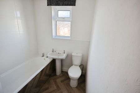 2 bedroom House To Let - Photo 5