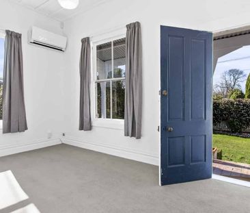 Charming Character Cottage - Photo 5