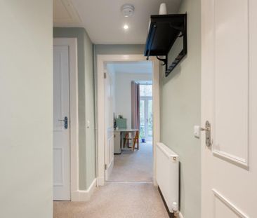 2 bedroom ground floor flat to rent - Photo 4