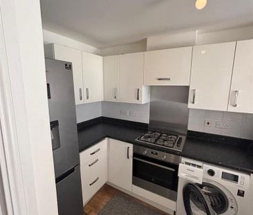 4 bedroom terraced house to rent - Photo 2