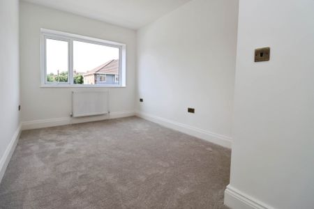Oak Road, Bebington - Photo 3