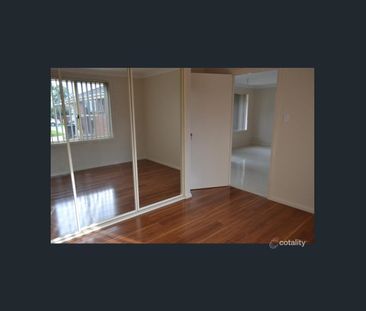 Spacious 2 Bedrooms Granny Flat in the heart of Ingleburn - Photo 1