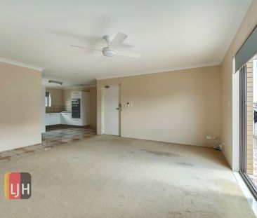 ONE OF THE BIGGEST TWO BEDROOM UNITS IN PRIME LOCATION! - Photo 1
