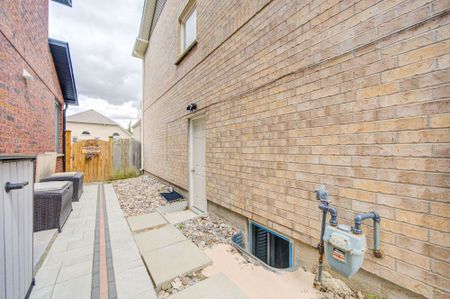 For Lease - 348 Britannia Avenue Unit# Basement, Oshawa, Ontario - Photo 2