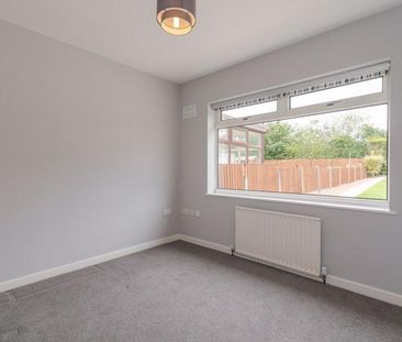 2 bedroom semi-detached bungalow to rent - Photo 2