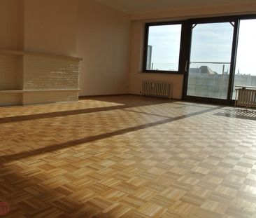 Centraal maar rustig gelegen appartement met drie slaapkamers - Photo 3