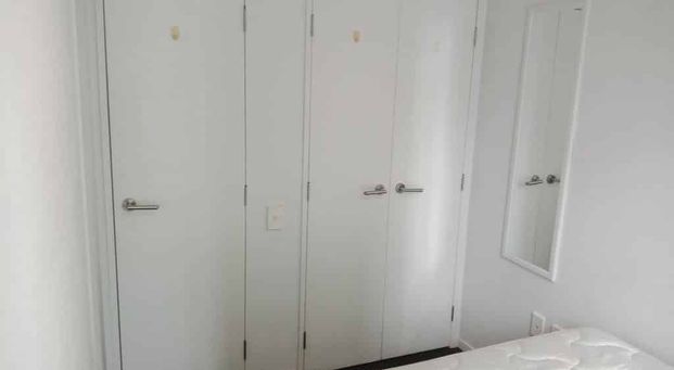 Fully Furnished 1Bed room Apartment on Upper Queen - rent including water - Photo 1