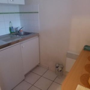 Appartement à louer - REIMS POMMERY - Photo 2