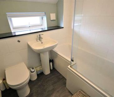 Horton Road, Datchet, SL3 - Photo 1
