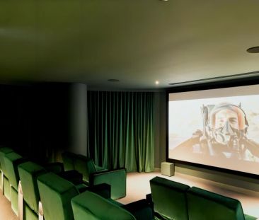 Studio-W208 - Photo 2