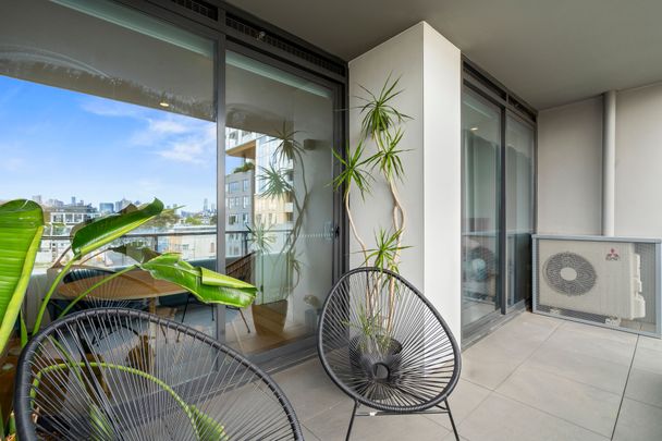 Stylish Apartment in an excellent Location! - Photo 1