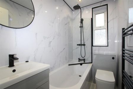 3 bedroom terraced house to rent - Photo 5