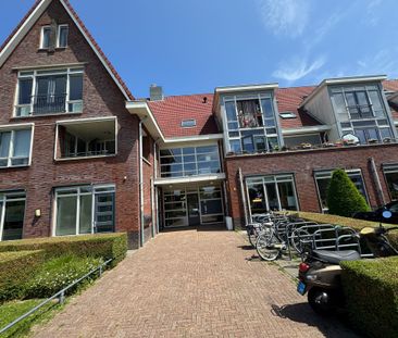 Ruim appartement met balkon en twee slaapkamer. - Photo 2