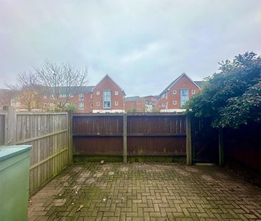 1 bedroom ground floor flat to rent - Photo 5