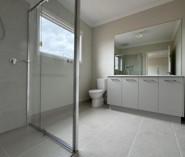 Spacious Family Home in a Prime Melton South Location - Photo 2