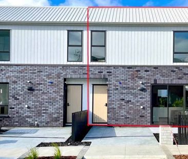 Modern Townhouse in the Heart of Hobsonville - Photo 1
