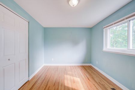 For Lease - 1403 Glen Rutley Circle, Mississauga, Ontario - Photo 5