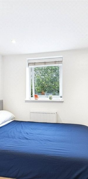 Ray Park Avenue, Maidenhead Ray Park Avenue, Maidenhead - Photo 1