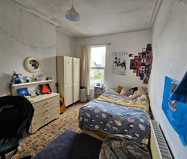 6 Bed Student Accommodation - Photo 3