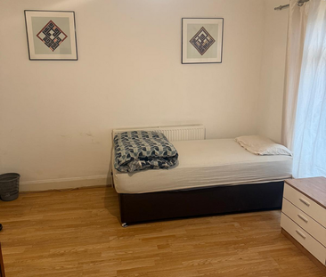 1 bedroom in a house share to rent - Photo 4