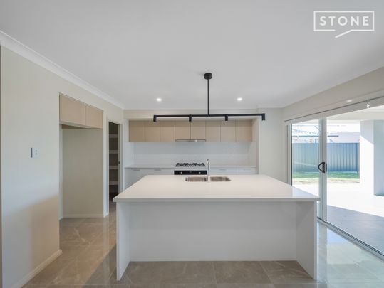 142 Averys Lane, Heddon Greta NSW 2321 - House For Rent | Domain - Photo 1