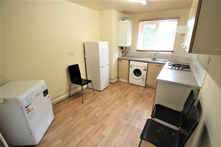 Pennington Court, Delph Lane, Woodhouse, LS6 2RW, Leeds - Photo 5
