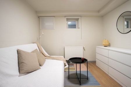 Wyjątkowy dom - skrajny segment, Wołoska - Zdjęcie 4