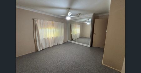 Three Bedroom House - Oxley Vale - Photo 3