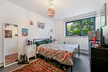 3 bedroom apartment to rent - Photo 4