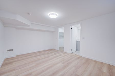 For Lease - 2417 Mississauga Road Unit# Basement, Mississauga, Ontario - Photo 4