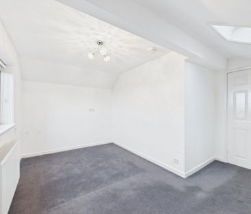 2 bedroom maisonette to rent - Photo 4