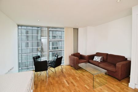 1 Bed Flat, Landmark West Tower, E14 - Photo 2