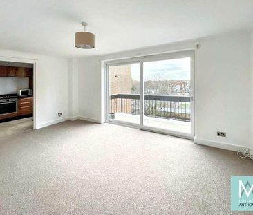 Grand Avenue, Worthing, BN11 - Photo 3