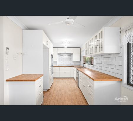 104 Lipscombe Road, Deception Bay, Qld 4508 - Photo 2