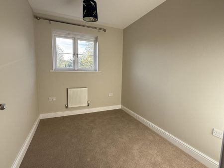 3 bedroom detached house to rent - Photo 3