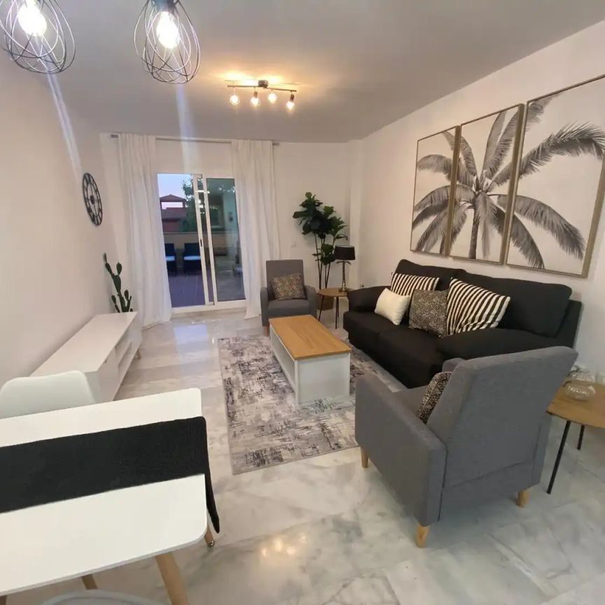 Apartamento de alquiler en Reserva 2 Fase, 6, Reserva de Marbella - Photo 1