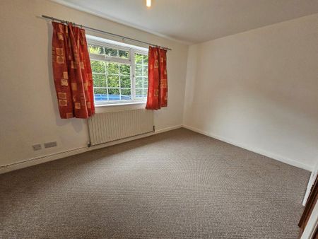 4 bedroom bungalow to rent - Photo 3